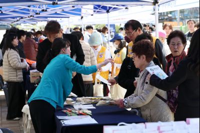 제54회 보건의 날 기념행사 C1KS4413_resize.JPG