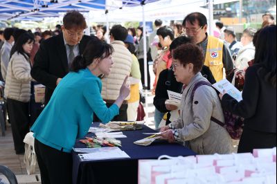 제54회 보건의 날 기념행사 C1KS4414_resize.JPG