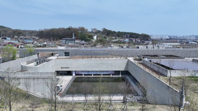 화성 제암리 3.1운동 순국 23인 묘역 및 화성시 독립운동 기념관 항공촬영 DJI_20260413201015_0060_D_resize.JPG