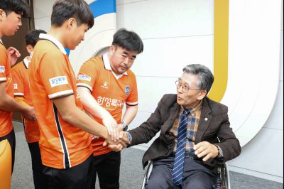 롯데 전국시각장애인축구대회(전맹부) 우승 봉납식 0D0A6137_resize.jpg