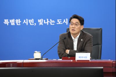 시정전략회의(뱃놀이 축제, 정조 효마라톤 사업 추진 관련) 0D0A6542_resize.jpg