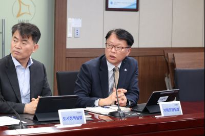 시정전략회의(뱃놀이 축제, 정조 효마라톤 사업 추진 관련) 0D0A6899_resize.jpg