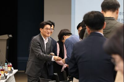 화성시 돌봄통합지원 실행 방안 연구 용역 중간보고회 C1KS6109_resize.JPG