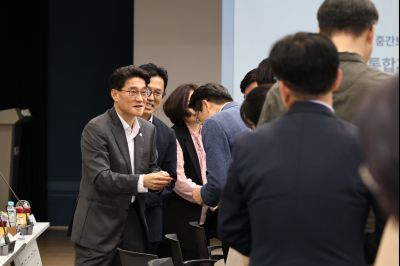 화성시 돌봄통합지원 실행 방안 연구 용역 중간보고회 C1KS6111_resize.JPG