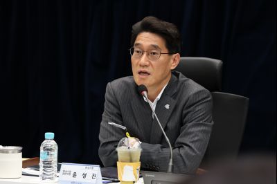 화성시 돌봄통합지원 실행 방안 연구 용역 중간보고회 C1KS6151_resize.JPG