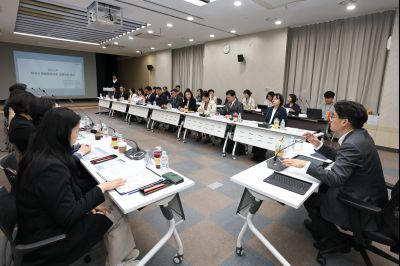 화성시 돌봄통합지원 실행 방안 연구 용역 중간보고회 C1KS6161_resize.JPG