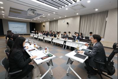 화성시 돌봄통합지원 실행 방안 연구 용역 중간보고회 C1KS6163_resize.JPG