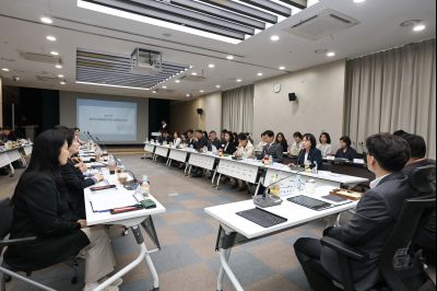 화성시 돌봄통합지원 실행 방안 연구 용역 중간보고회 C1KS6169_resize.JPG