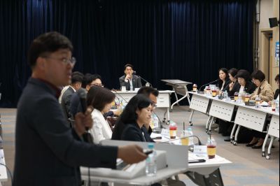 화성시 돌봄통합지원 실행 방안 연구 용역 중간보고회 C1KS6182_resize.JPG