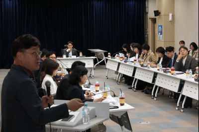 화성시 돌봄통합지원 실행 방안 연구 용역 중간보고회 C1KS6199_resize.JPG