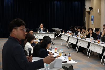 화성시 돌봄통합지원 실행 방안 연구 용역 중간보고회 C1KS6202_resize.JPG