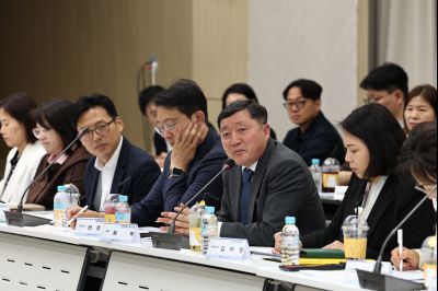 화성시 돌봄통합지원 실행 방안 연구 용역 중간보고회 C1KS6226_resize.JPG