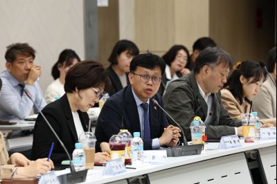 화성시 돌봄통합지원 실행 방안 연구 용역 중간보고회 C1KS6227_resize.JPG
