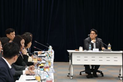 화성시 돌봄통합지원 실행 방안 연구 용역 중간보고회 C1KS6233_resize.JPG