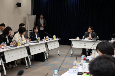 화성시 돌봄통합지원 실행 방안 연구 용역 중간보고회 C1KS6235_resize.JPG