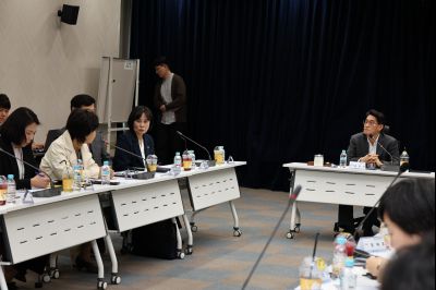 화성시 돌봄통합지원 실행 방안 연구 용역 중간보고회 C1KS6236_resize.JPG