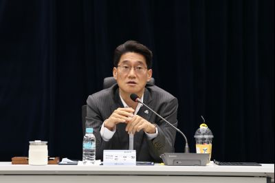 화성시 돌봄통합지원 실행 방안 연구 용역 중간보고회 C1KS6242_resize.JPG