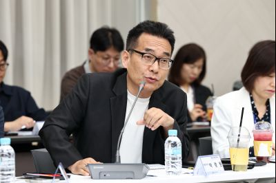 화성시 돌봄통합지원 실행 방안 연구 용역 중간보고회 C1KS6258_resize.JPG