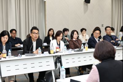 화성시 돌봄통합지원 실행 방안 연구 용역 중간보고회 C1KS6260_resize.JPG