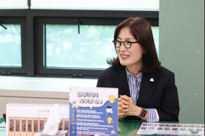 신규 임기제공무원 임용장 교부 0D0A5703_resize.jpg