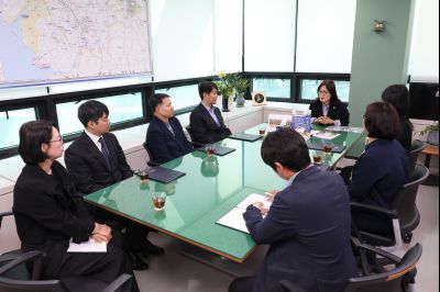 신규 임기제공무원 임용장 교부 0D0A5719_resize.jpg