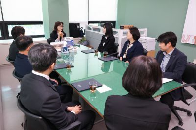 신규 임기제공무원 임용장 교부 0D0A5739_resize.jpg