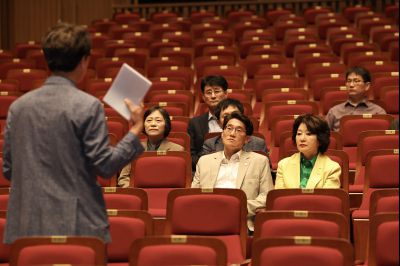 윤성진 제1부시장 화성문화관광재단 주요업무보고 및 동탄복합문화센터, 화성술의전당 현장방문 C1KS0097_resize.JPG