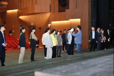 윤성진 제1부시장 화성문화관광재단 주요업무보고 및 동탄복합문화센터, 화성술의전당 현장방문 C1KS0141_resize.JPG