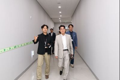 윤성진 제1부시장 화성문화관광재단 주요업무보고 및 동탄복합문화센터, 화성술의전당 현장방문 C1KS0179_resize.JPG