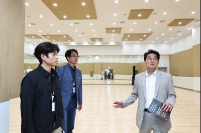 윤성진 제1부시장 화성문화관광재단 주요업무보고 및 동탄복합문화센터, 화성술의전당 현장방문 C1KS0200_resize.JPG