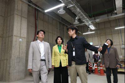 윤성진 제1부시장 화성문화관광재단 주요업무보고 및 동탄복합문화센터, 화성술의전당 현장방문 C1KS0210_resize.JPG