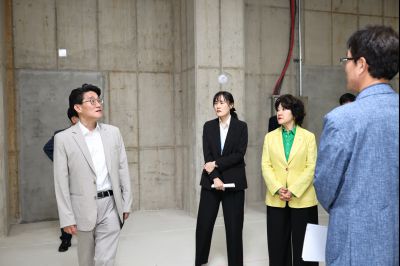 윤성진 제1부시장 화성문화관광재단 주요업무보고 및 동탄복합문화센터, 화성술의전당 현장방문 C1KS0229_resize.JPG