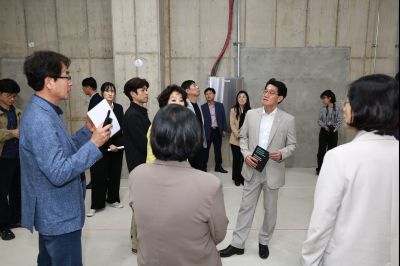 윤성진 제1부시장 화성문화관광재단 주요업무보고 및 동탄복합문화센터, 화성술의전당 현장방문 C1KS0230_resize.JPG