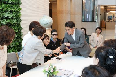 신규 임기제 공무원 임용장 교부 0D0A4174_resize.jpg