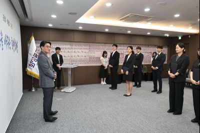 2026년6월1일자 신규공직자 임용장 교부 C1KS4808_resize.JPG