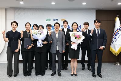 2026년6월1일자 신규공직자 임용장 교부 C1KS4837_resize.JPG