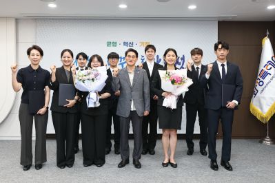 2026년6월1일자 신규공직자 임용장 교부 C1KS4844_resize.JPG