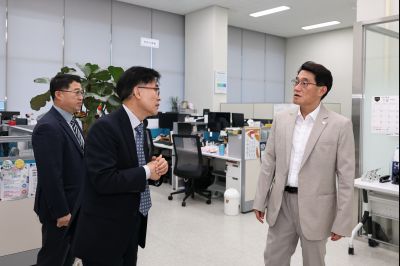 윤성진 제1부시장 화성산업진흥원 업무보고 C1KS3619_resize.JPG