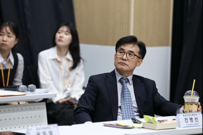 윤성진 제1부시장 화성산업진흥원 업무보고 C1KS3637_resize.JPG