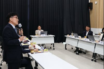 윤성진 제1부시장 화성산업진흥원 업무보고 C1KS3716_resize.JPG