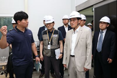 윤성진 제1부시장 화성시 산업안전지킴이 합동점검 및 직원과 간담회 C1KS3824_resize.JPG