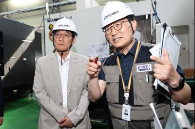 윤성진 제1부시장 화성시 산업안전지킴이 합동점검 및 직원과 간담회 C1KS3872_resize.JPG