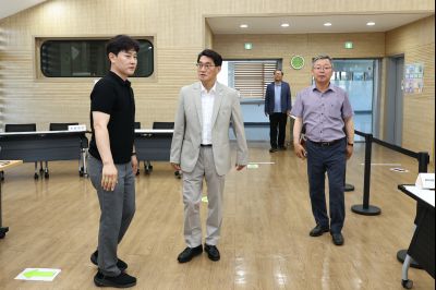 윤성진 제1부시장 양감면 사전투표소 현장점검 C1KS4129_resize.JPG