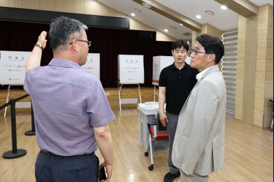 윤성진 제1부시장 양감면 사전투표소 현장점검 C1KS4140_resize.JPG