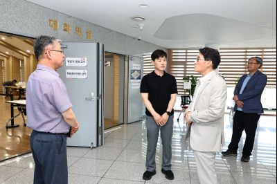 윤성진 제1부시장 양감면 사전투표소 현장점검 C1KS4162_resize.JPG