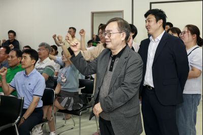 제9회 전국동시지방선거 정명근 화성시장 당선인 축하행사 20260603 제9회 전국동시지방선거 정명근 화성시장 당선자 축하행사_44_resize.jpg