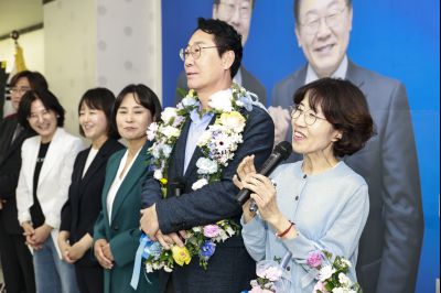 제9회 전국동시지방선거 정명근 화성시장 당선인 축하행사 20260603 제9회 전국동시지방선거 정명근 화성시장 당선자 축하행사_45_resize.jpg