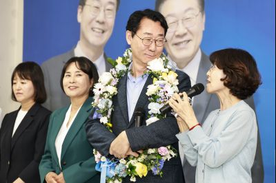 제9회 전국동시지방선거 정명근 화성시장 당선인 축하행사 20260603 제9회 전국동시지방선거 정명근 화성시장 당선자 축하행사_47_resize.jpg