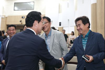 제9회 전국동시지방선거 정명근 당선인 당선증 교부식 C1KS5116_resize.JPG