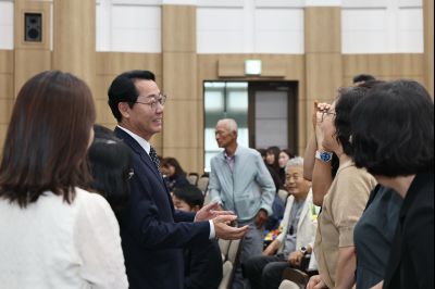 제9회 전국동시지방선거 정명근 당선인 당선증 교부식 C1KS5125_resize.JPG